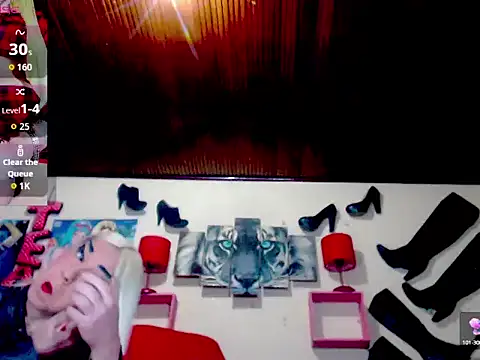 Snapshot of blondehot5v chatting on 09-23-25, 12:08 blondehot5v online show from 09-23-25, 12:08