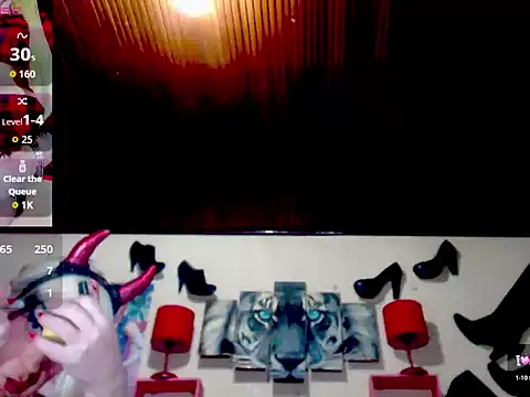 Snapshot of blondehot5v chatting on 09-24-25, 12:08 blondehot5v online show from 09-24-25, 12:08