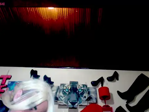 Snapshot of blondehot5v chatting on 09-26-25, 11:58 blondehot5v online show from 09-26-25, 11:58