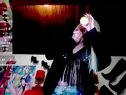 Snapshot of blondehot5v chatting on 09-29-25, 12:10 blondehot5v online show from 09-29-25, 12:10