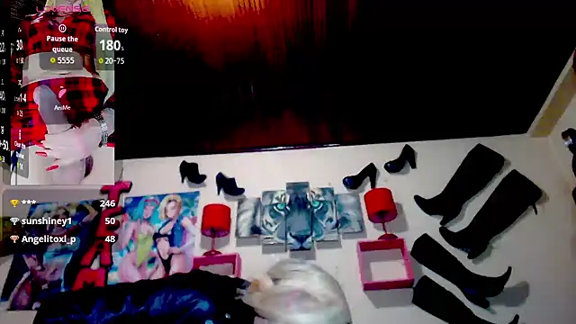 Snapshot of blondehot5v chatting on 10-06-25, 12:30 blondehot5v online show from 10-06-25, 12:30