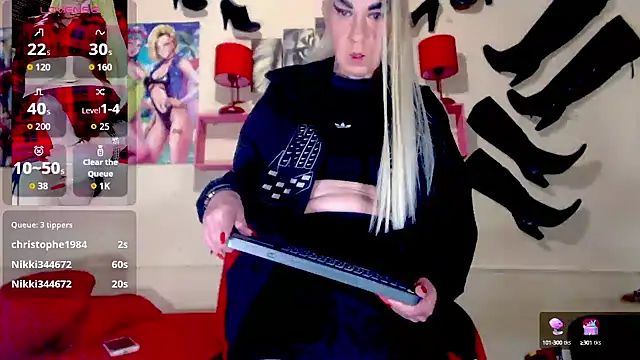 Snapshot of blondehot5v chatting on 10-11-25, 12:04 blondehot5v online show from 10-11-25, 12:04