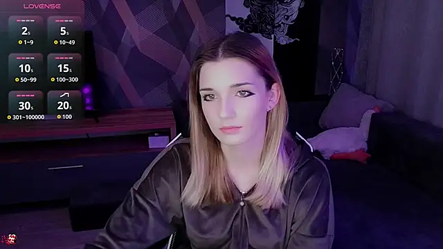 Sandy Belle online show from 10-30-25, 05:02