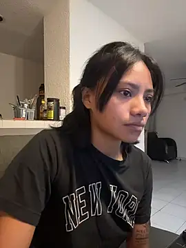 Snapshot of Nia_Desire chatting on 07-15-26, 08:08 Nia Desire online show from 07-15-26, 08:08