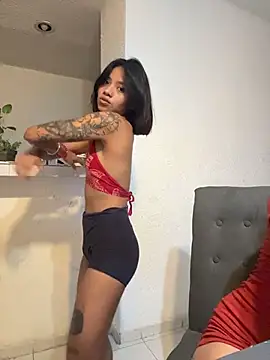 Snapshot of Nia_Desire chatting on 07-21-26, 07:22 Nia Desire online show from 07-21-26, 07:22