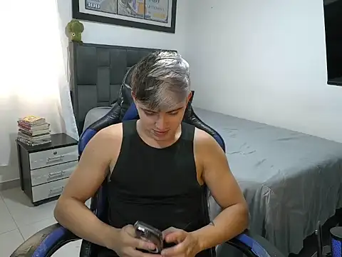 Justin trevor1 online show from 04-29-26, 09:43