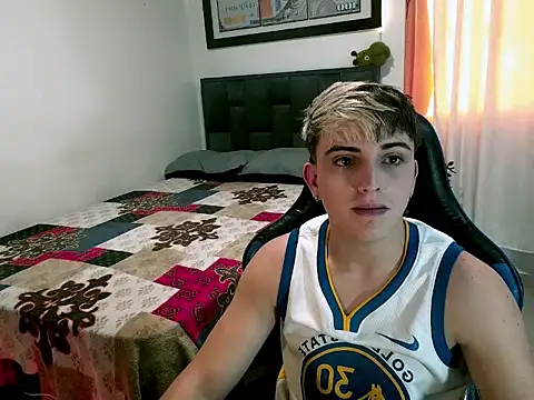 Justin trevor1 online show from 06-19-26, 10:35