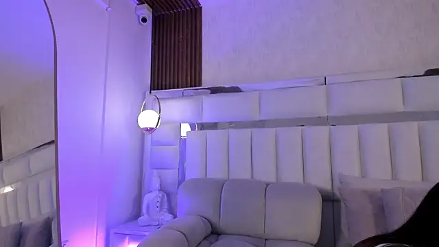 Snapshot of im_kasumi chatting on 10-28-25, 01:03 im kasumi online show from 10-28-25, 01:03