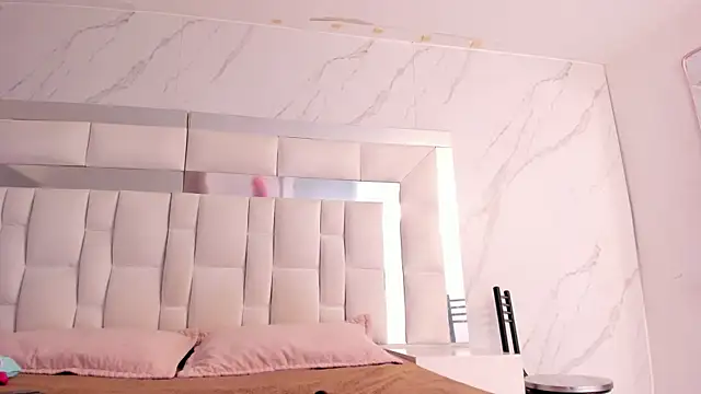 Maia Park online show from 12-21-25, 01:51