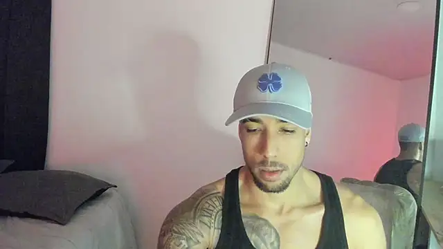 Snapshot of ThiagoLugo chatting on 10-23-25, 05:29 ThiagoLugo online show from 10-23-25, 05:29