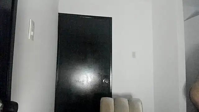 Snapshot of ThiagoLugo chatting on 05-06-26, 04:45 ThiagoLugo online show from 05-06-26, 04:45