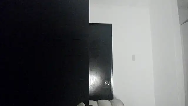 Snapshot of ThiagoLugo chatting on 05-11-26, 03:34 ThiagoLugo online show from 05-11-26, 03:34