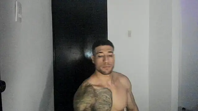 Snapshot of ThiagoLugo chatting on 05-20-26, 03:56 ThiagoLugo online show from 05-20-26, 03:56