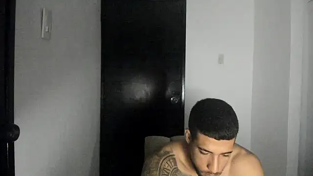 Snapshot of ThiagoLugo chatting on 05-30-26, 06:43 ThiagoLugo online show from 05-30-26, 06:43
