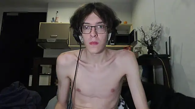 Snapshot of LovesomeCookie chatting on 10-14-25, 04:08 LovesomeCookie online show from 10-14-25, 04:08