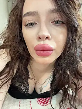 Hannah xBaby online show from 12-18-25, 08:42