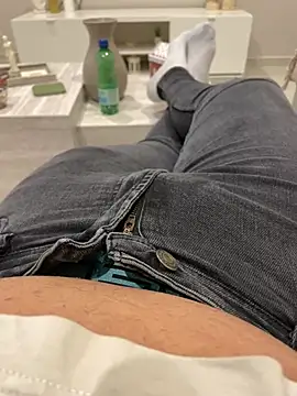 Snapshot of Mrdim26 chatting on 02-17-26, 07:27 Mrdim26 online show from 02-17-26, 07:27