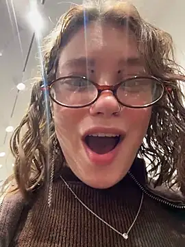 lucy-joy online show from 11-07-25, 10:37