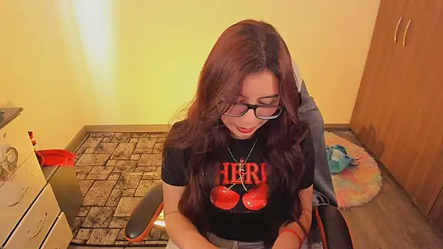 Snapshot of Verolake chatting on 11-03-25, 06:42 Verolake online show from 11-03-25, 06:42