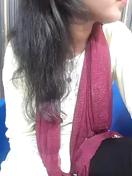 Snapshot of AnkitaDevi chatting on 10-09-25, 04:43 AnkitaDevi online show from 10-09-25, 04:43