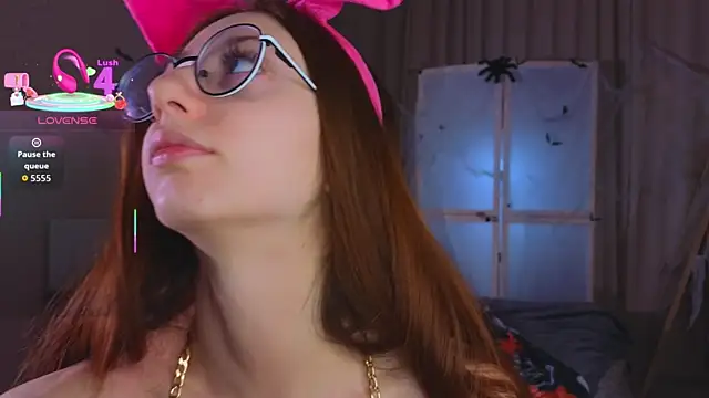 AvrilLeMell online show from 10-27-25, 10:14