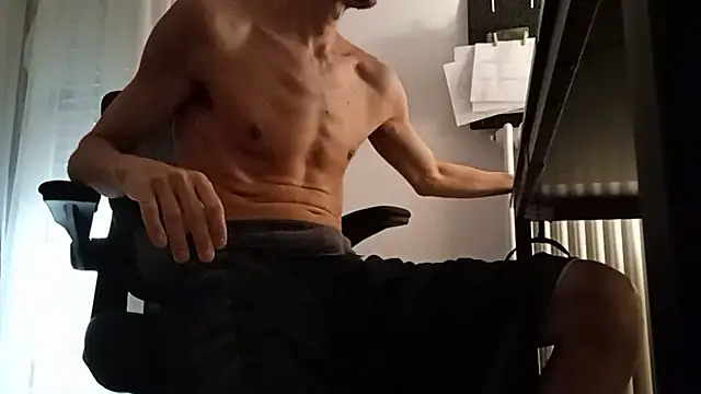 Snapshot of dexter24cm chatting on 09-23-25, 03:48 dexter24cm online show from 09-23-25, 03:48