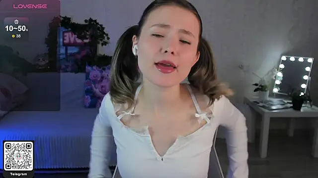 ArleneThomas online show from 12-19-25, 02:02