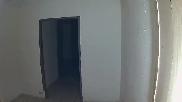 Snapshot of BlondZilla chatting on 10-27-25, 08:18 BlondZilla online show from 10-27-25, 08:18