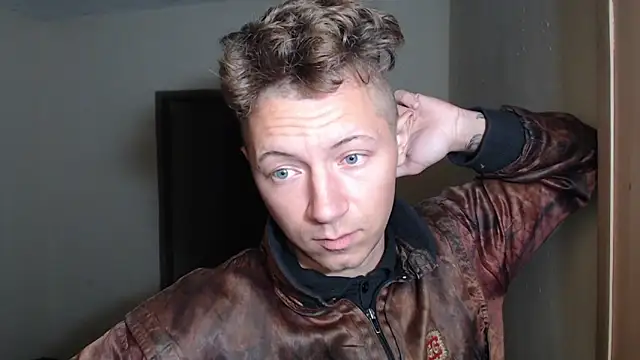 BlondZilla online show from 12-19-25, 01:29