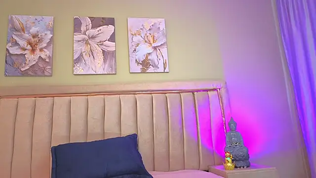 Snapshot of Bloom_Star chatting on 10-07-25, 12:13 Bloom Star online show from 10-07-25, 12:13