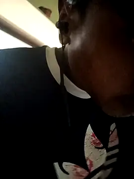 Snapshot of 6yon chatting on 09-11-25, 07:19 6yon online show from 09-11-25, 07:19