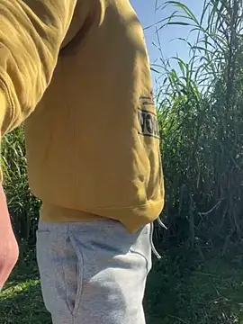 qaz23257 online show from 12-17-25, 01:44