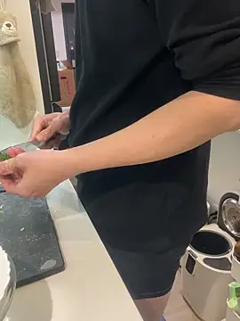 qaz23257 online show from 03-10-26, 07:35