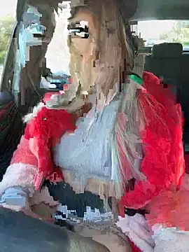 Snapshot of Charleigh_xx chatting on 11-21-25, 12:26 Charleigh xx online show from 11-21-25, 12:26