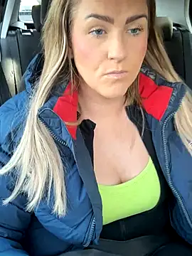 Snapshot of Charleigh_xx chatting on 11-26-25, 12:28 Charleigh xx online show from 11-26-25, 12:28