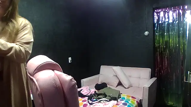 bigb00tycass online show from 11-23-25, 05:46