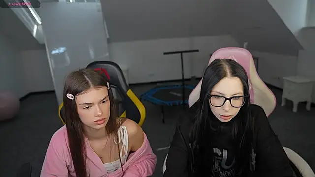 VivianSweet  online show from 03-07-26, 11:29