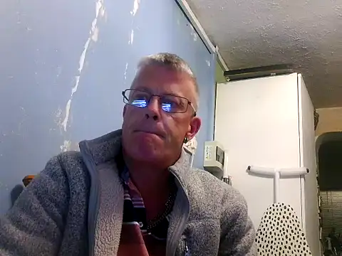 Snapshot of hefin18 chatting on 04-22-26, 09:49 hefin18 online show from 04-22-26, 09:49