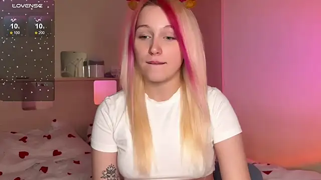  Annabel Myr  online show from 12-14-25, 11:04