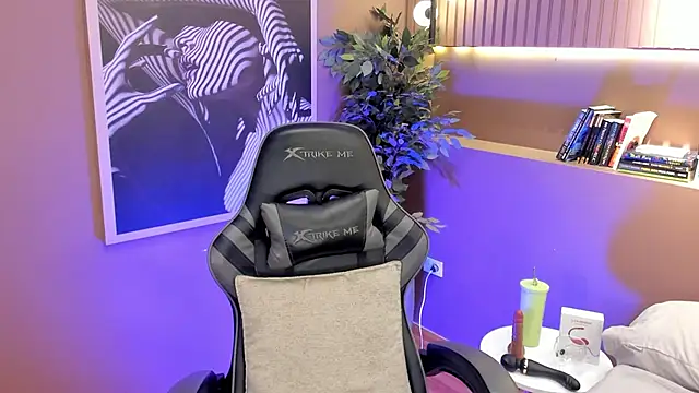 Skyyle  online show from 03-29-26, 04:40