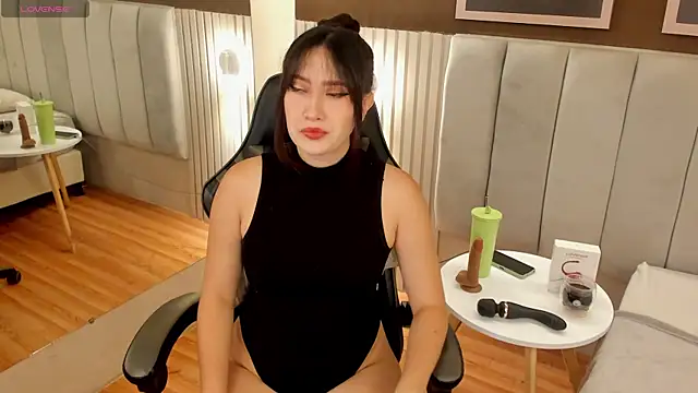 Skyyle  online show from 04-23-26, 12:51