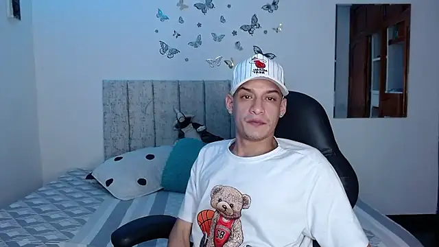 Snapshot of Ethanho0t chatting on 01-09-26, 06:16 Ethanho0t online show from 01-09-26, 06:16