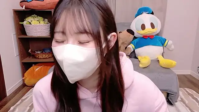 Snapshot of MOEMOE-Q chatting on 10-14-25, 03:24 MOEMOE-Q online show from 10-14-25, 03:24