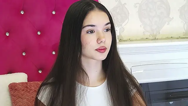 Snapshot of AlexisDevine chatting on 04-29-26, 04:16 AlexisDevine online show from 04-29-26, 04:16