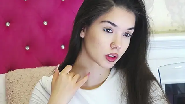 Snapshot of AlexisDevine chatting on 05-02-26, 04:17 AlexisDevine online show from 05-02-26, 04:17