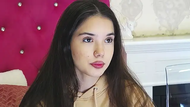 Snapshot of AlexisDevine chatting on 05-16-26, 04:31 AlexisDevine online show from 05-16-26, 04:31