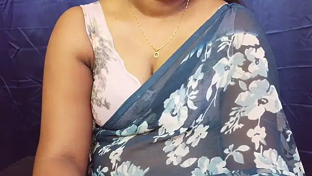 Snapshot of Pavani-Sexy chatting on 06-08-26, 05:02 Pavani-Sexy online show from 06-08-26, 05:02