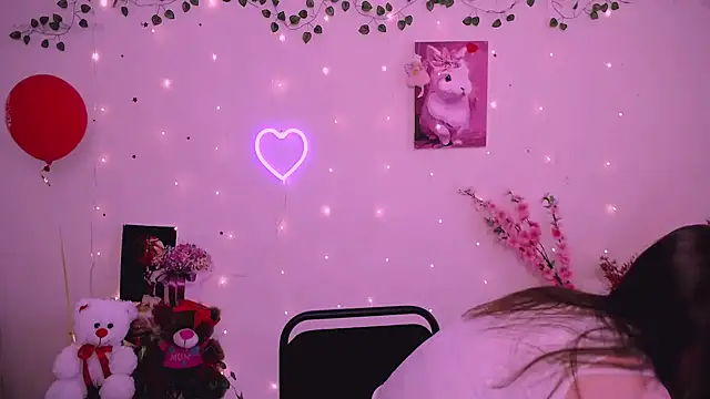 Amanda Bright  online show from 04-19-26, 08:46