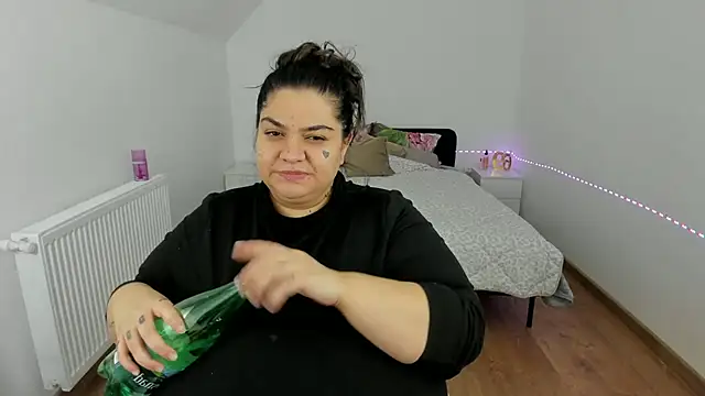 EvvaBBW online show from 10-12-25, 07:57