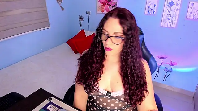Snapshot of Nicky_lucy_m chatting on 06-04-26, 01:33 Nicky lucy m online show from 06-04-26, 01:33